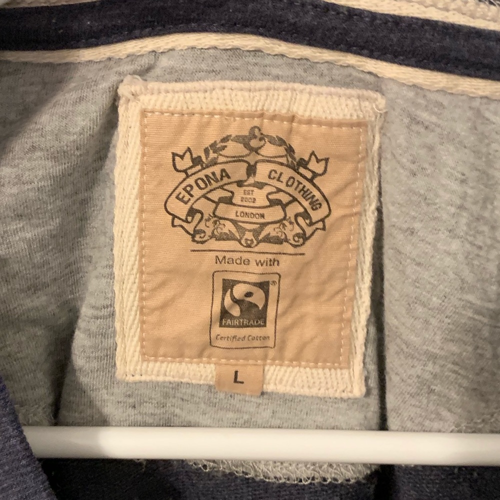 Pullover - Picture 2 of 2